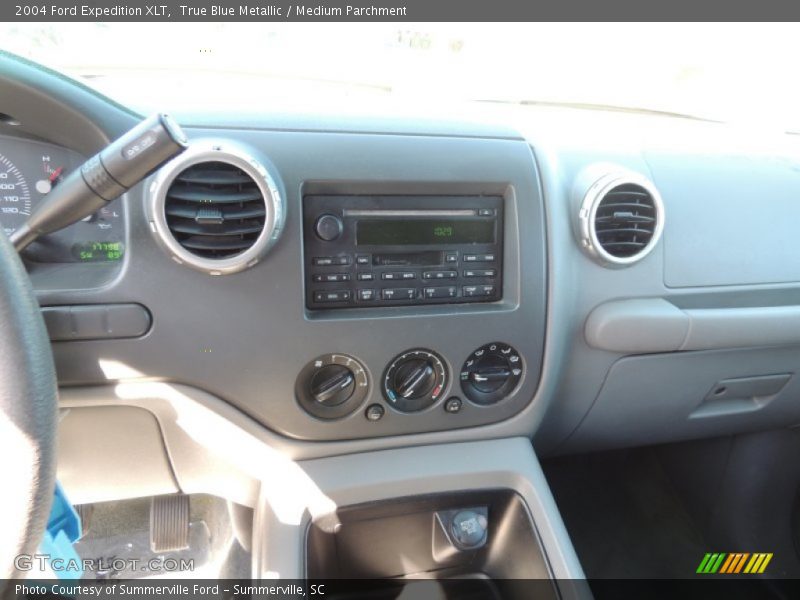 True Blue Metallic / Medium Parchment 2004 Ford Expedition XLT
