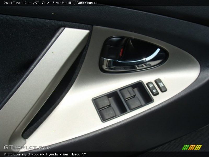 Classic Silver Metallic / Dark Charcoal 2011 Toyota Camry SE