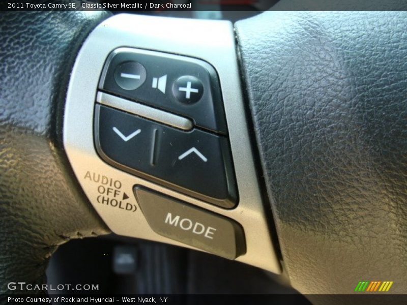 Classic Silver Metallic / Dark Charcoal 2011 Toyota Camry SE
