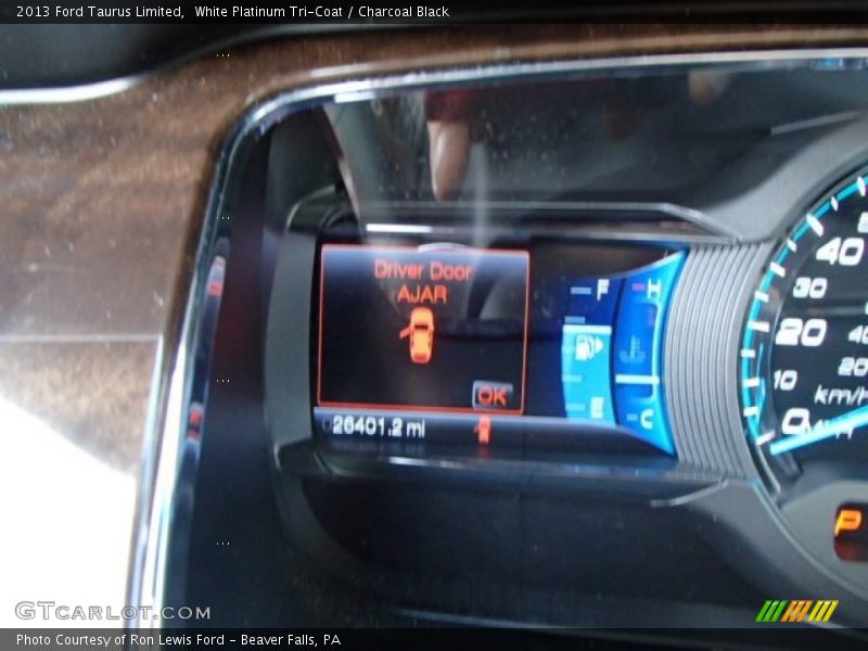 White Platinum Tri-Coat / Charcoal Black 2013 Ford Taurus Limited