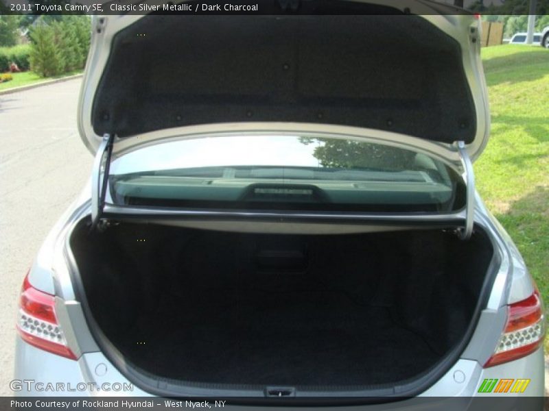 Classic Silver Metallic / Dark Charcoal 2011 Toyota Camry SE