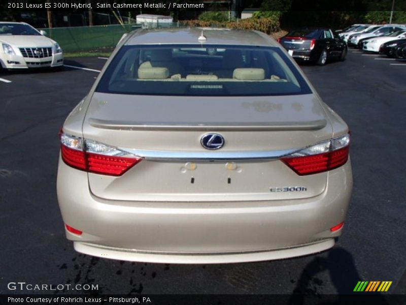 Satin Cashmere Metallic / Parchment 2013 Lexus ES 300h Hybrid