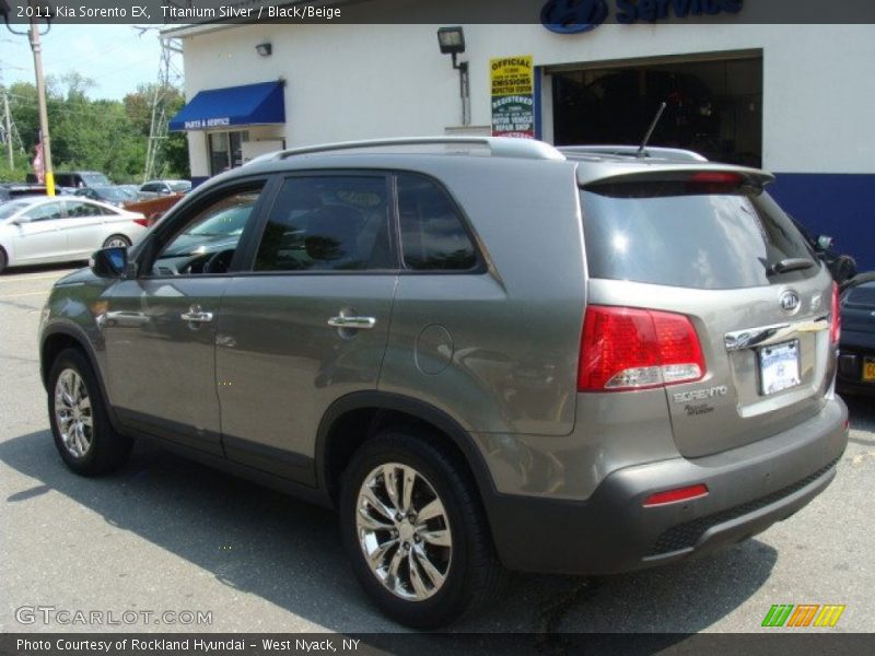 Titanium Silver / Black/Beige 2011 Kia Sorento EX