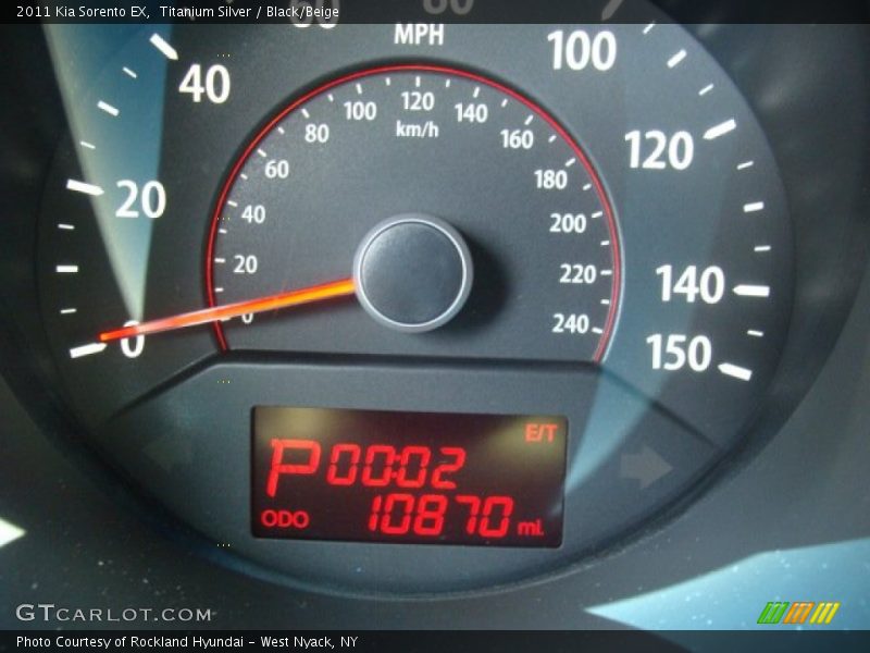 Titanium Silver / Black/Beige 2011 Kia Sorento EX