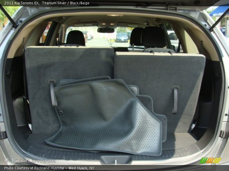 Titanium Silver / Black/Beige 2011 Kia Sorento EX