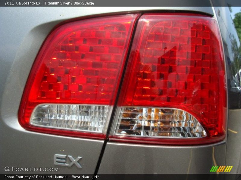 Titanium Silver / Black/Beige 2011 Kia Sorento EX