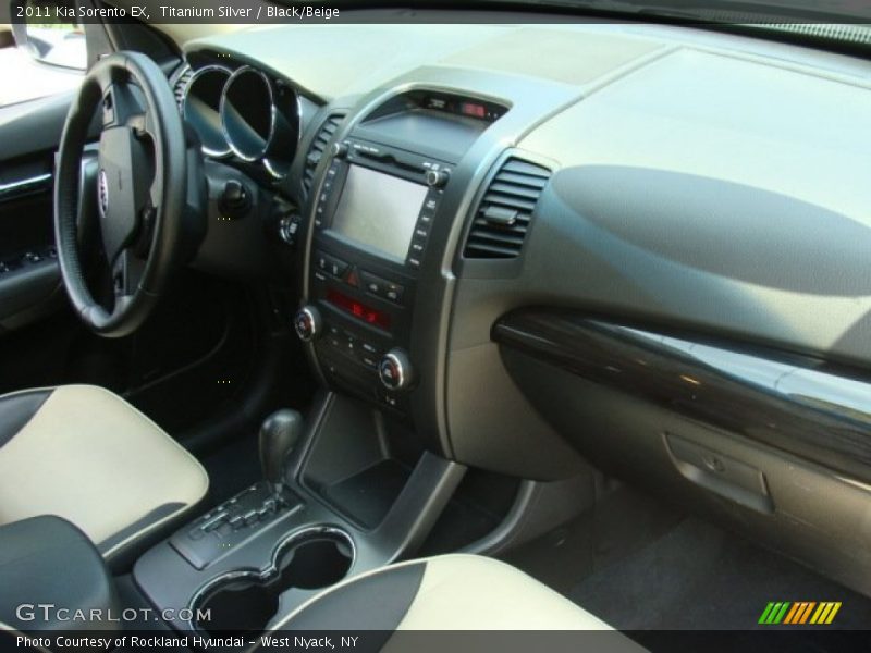 Titanium Silver / Black/Beige 2011 Kia Sorento EX