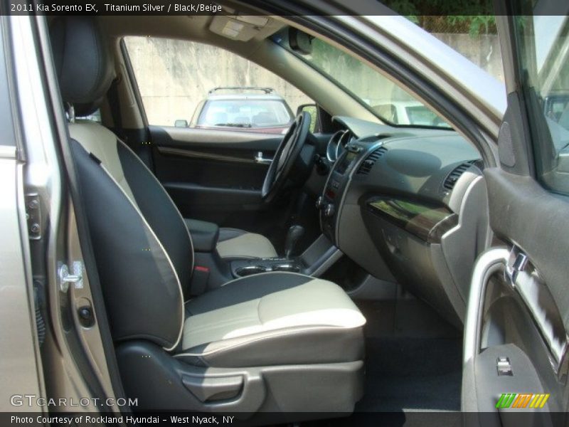 Titanium Silver / Black/Beige 2011 Kia Sorento EX