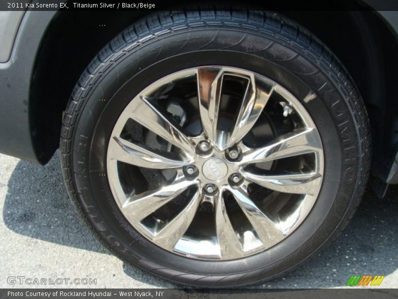 Titanium Silver / Black/Beige 2011 Kia Sorento EX