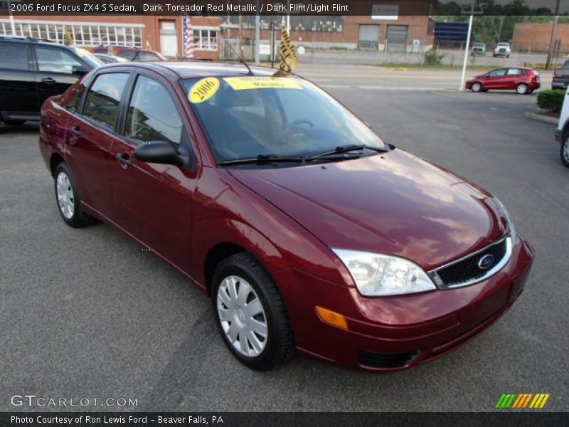 Dark Toreador Red Metallic / Dark Flint/Light Flint 2006 Ford Focus ZX4 S Sedan