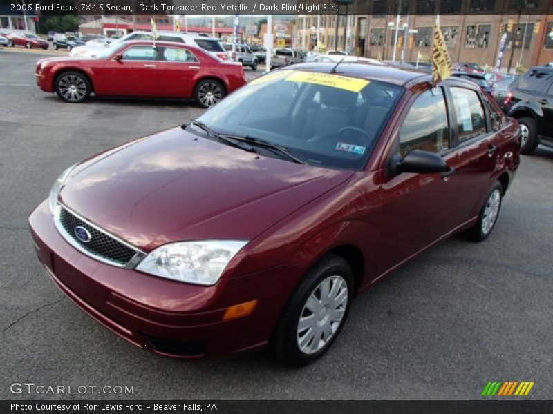 Dark Toreador Red Metallic / Dark Flint/Light Flint 2006 Ford Focus ZX4 S Sedan