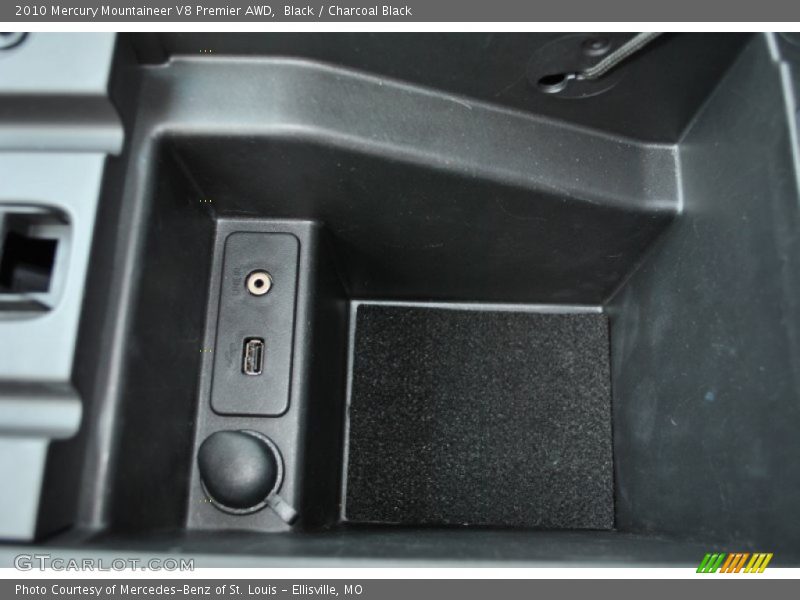 Black / Charcoal Black 2010 Mercury Mountaineer V8 Premier AWD