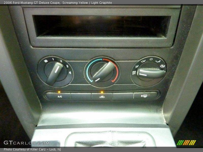 Screaming Yellow / Light Graphite 2006 Ford Mustang GT Deluxe Coupe