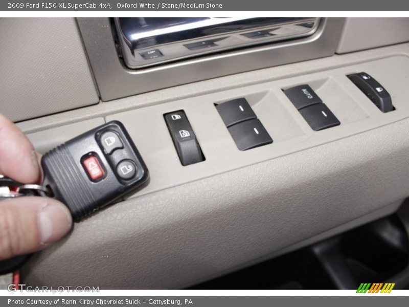 Oxford White / Stone/Medium Stone 2009 Ford F150 XL SuperCab 4x4