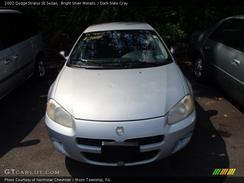 Bright Silver Metallic / Dark Slate Gray 2002 Dodge Stratus SE Sedan