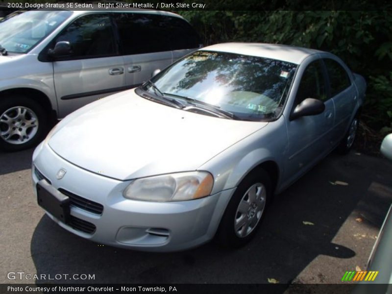 Bright Silver Metallic / Dark Slate Gray 2002 Dodge Stratus SE Sedan