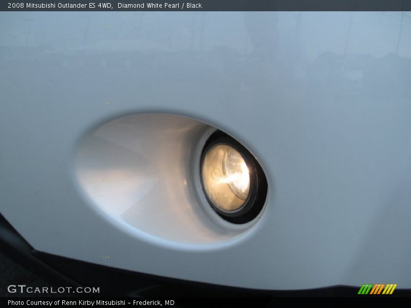 Diamond White Pearl / Black 2008 Mitsubishi Outlander ES 4WD