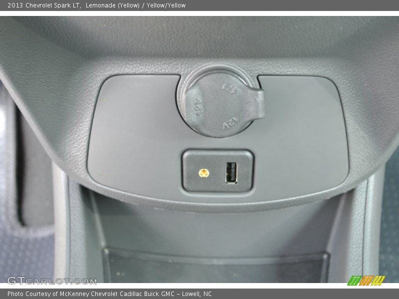 Lemonade (Yellow) / Yellow/Yellow 2013 Chevrolet Spark LT