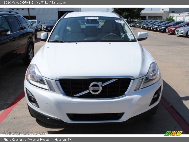 Ice White / Sandstone 2010 Volvo XC60 3.2