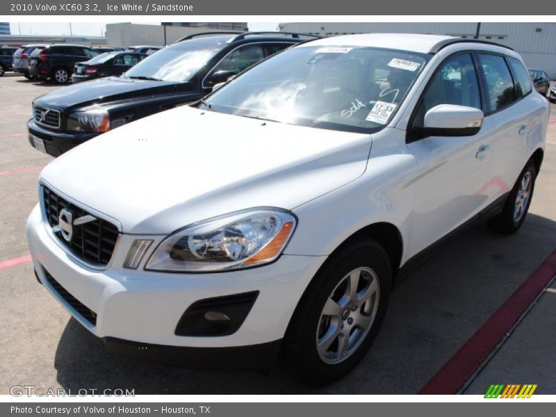 Ice White / Sandstone 2010 Volvo XC60 3.2