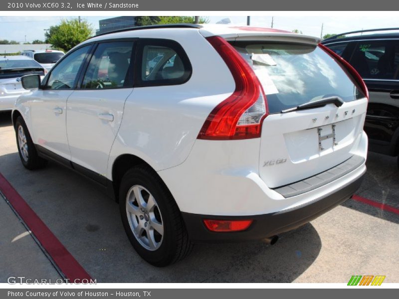 Ice White / Sandstone 2010 Volvo XC60 3.2