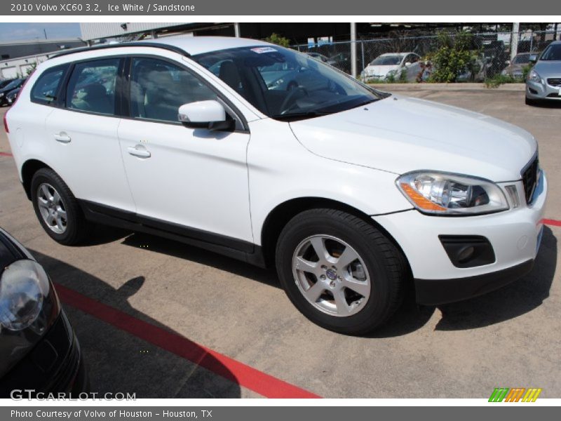 Ice White / Sandstone 2010 Volvo XC60 3.2