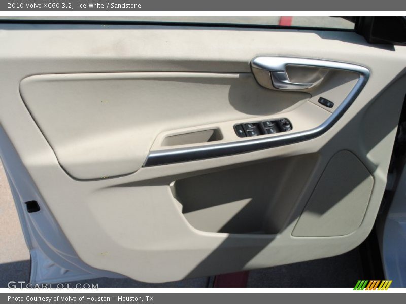 Ice White / Sandstone 2010 Volvo XC60 3.2