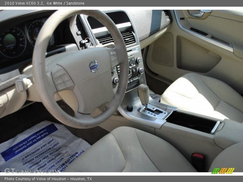 Ice White / Sandstone 2010 Volvo XC60 3.2