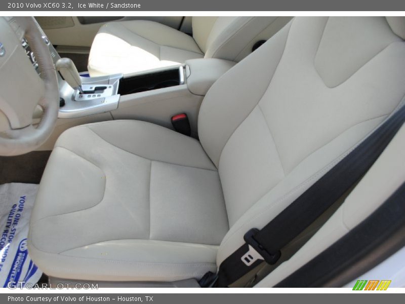 Ice White / Sandstone 2010 Volvo XC60 3.2