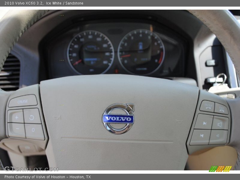 Ice White / Sandstone 2010 Volvo XC60 3.2