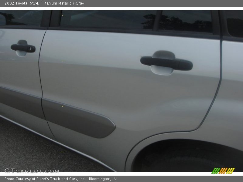 Titanium Metallic / Gray 2002 Toyota RAV4