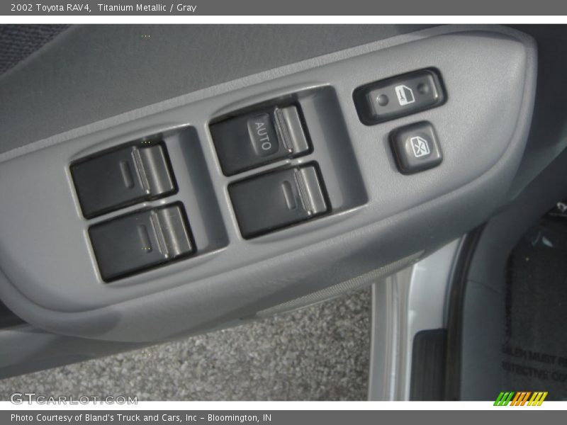 Titanium Metallic / Gray 2002 Toyota RAV4