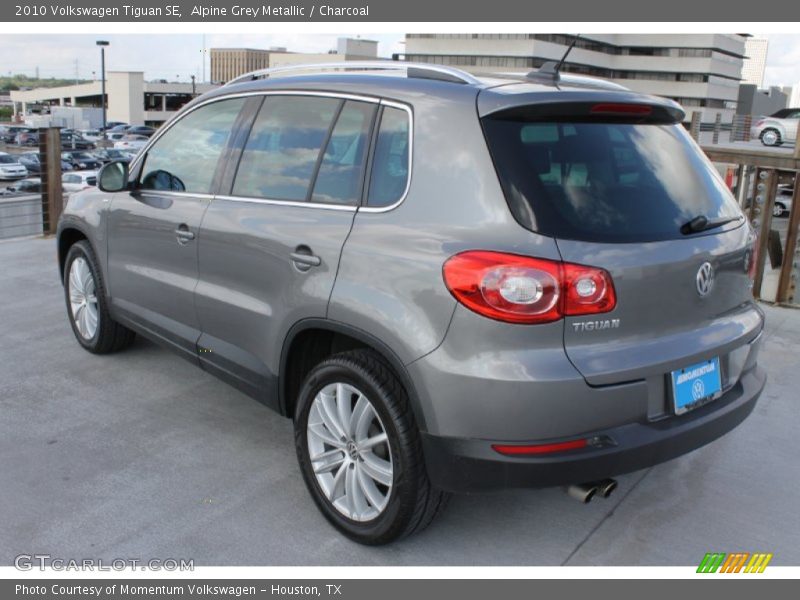 Alpine Grey Metallic / Charcoal 2010 Volkswagen Tiguan SE