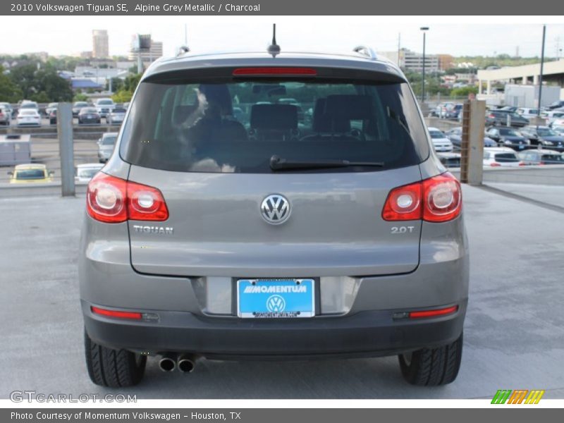 Alpine Grey Metallic / Charcoal 2010 Volkswagen Tiguan SE