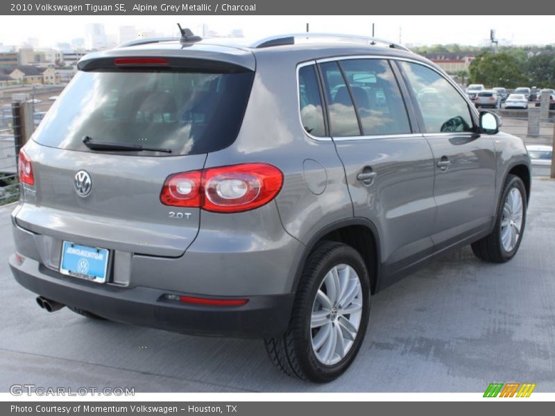 Alpine Grey Metallic / Charcoal 2010 Volkswagen Tiguan SE