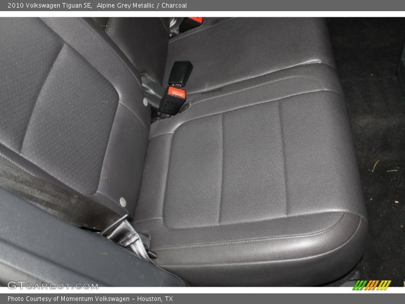Alpine Grey Metallic / Charcoal 2010 Volkswagen Tiguan SE