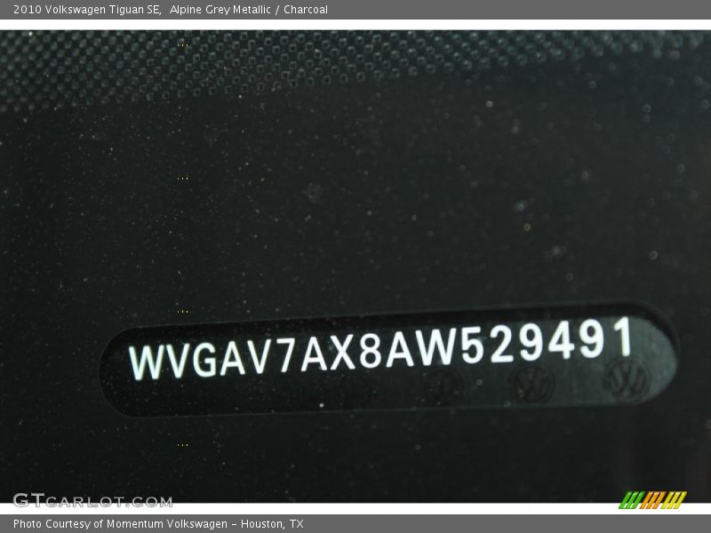 Alpine Grey Metallic / Charcoal 2010 Volkswagen Tiguan SE