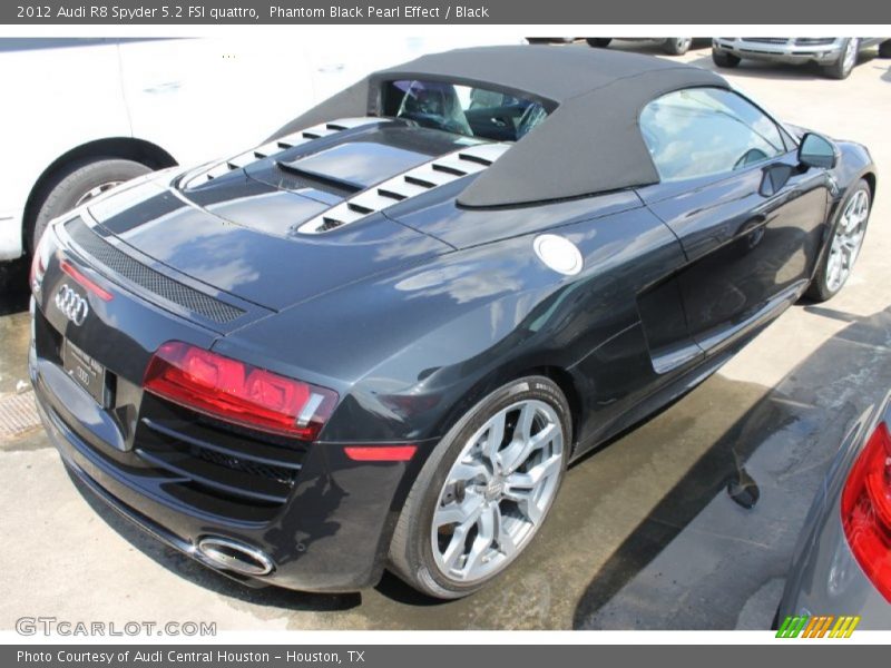  2012 R8 Spyder 5.2 FSI quattro Phantom Black Pearl Effect