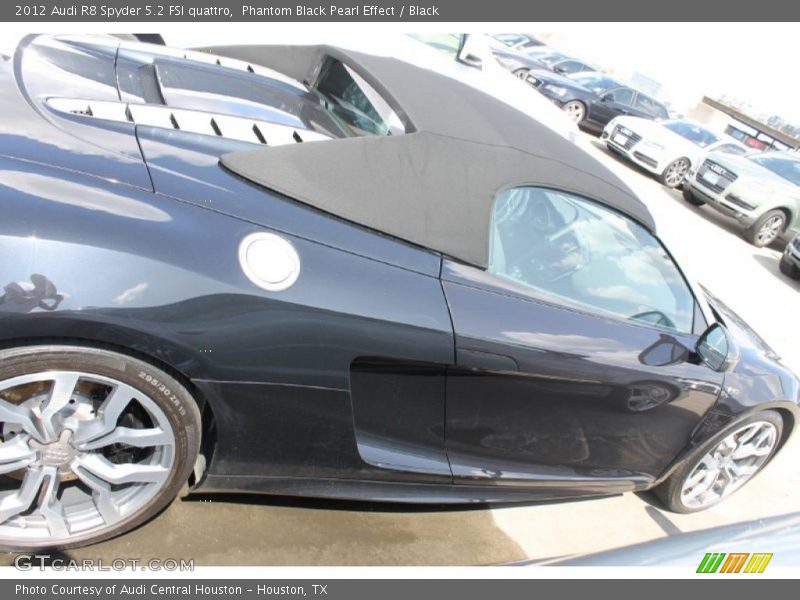 Phantom Black Pearl Effect / Black 2012 Audi R8 Spyder 5.2 FSI quattro