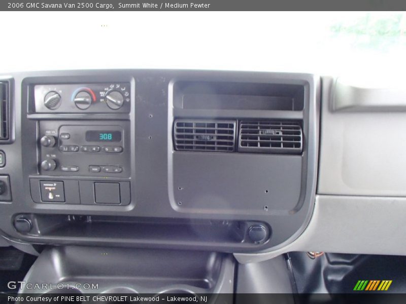 Summit White / Medium Pewter 2006 GMC Savana Van 2500 Cargo