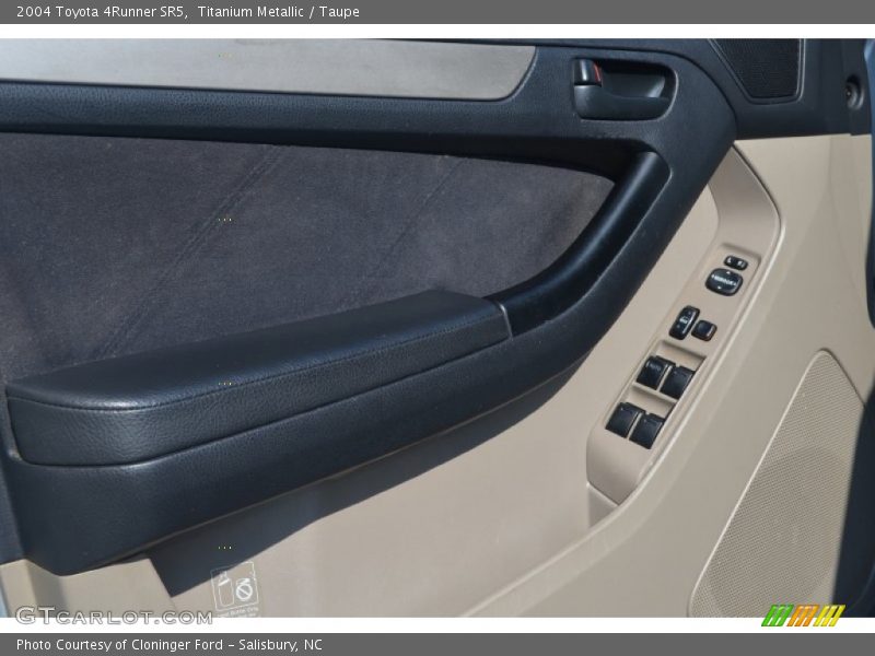 Titanium Metallic / Taupe 2004 Toyota 4Runner SR5