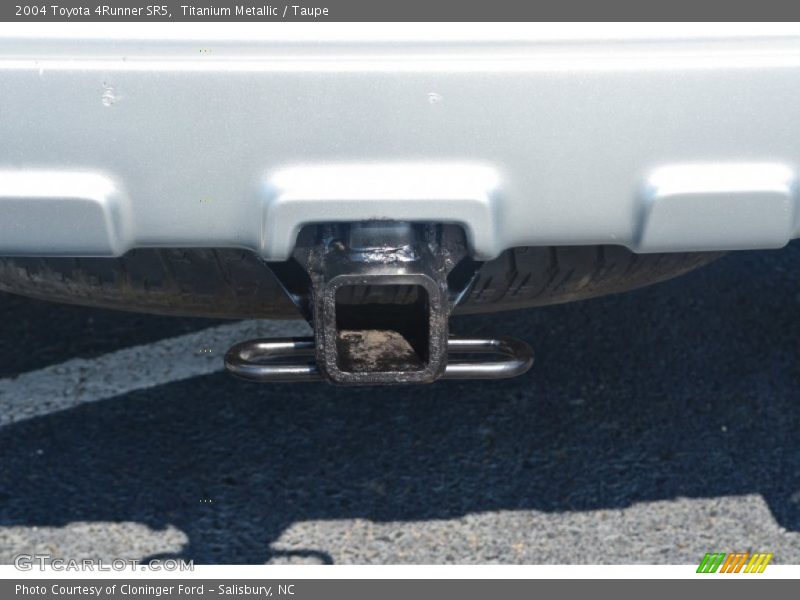 Titanium Metallic / Taupe 2004 Toyota 4Runner SR5