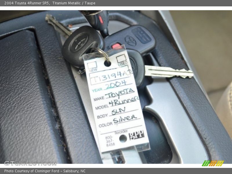 Titanium Metallic / Taupe 2004 Toyota 4Runner SR5