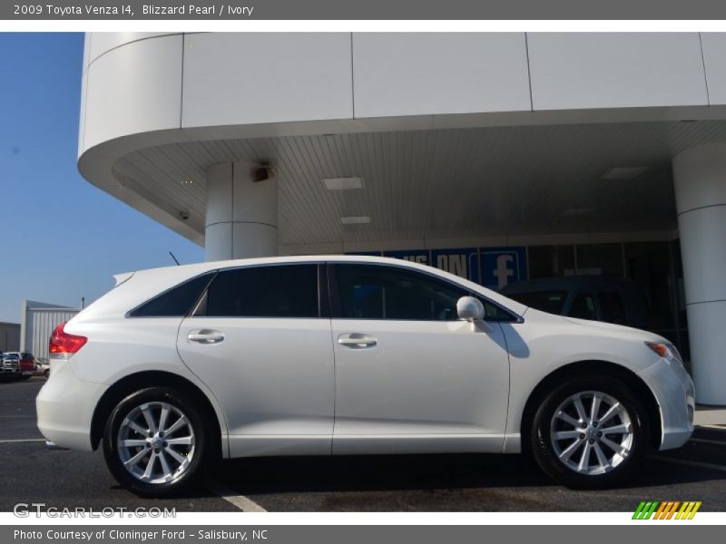 Blizzard Pearl / Ivory 2009 Toyota Venza I4