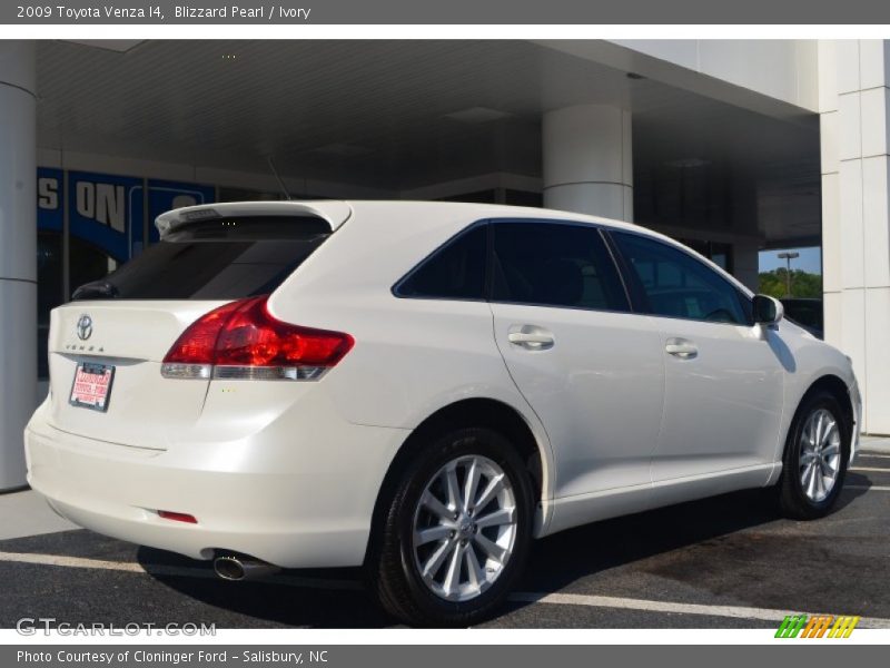 Blizzard Pearl / Ivory 2009 Toyota Venza I4