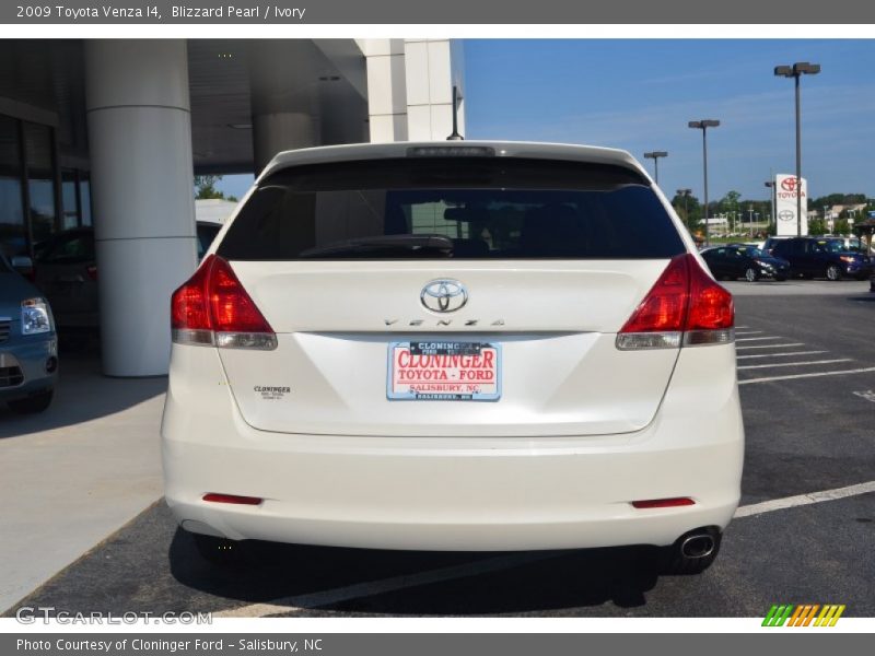 Blizzard Pearl / Ivory 2009 Toyota Venza I4