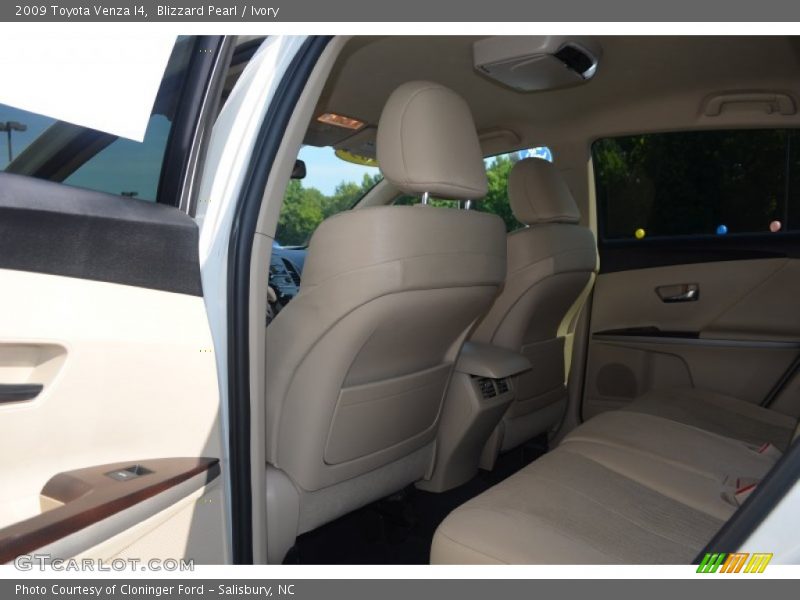 Blizzard Pearl / Ivory 2009 Toyota Venza I4