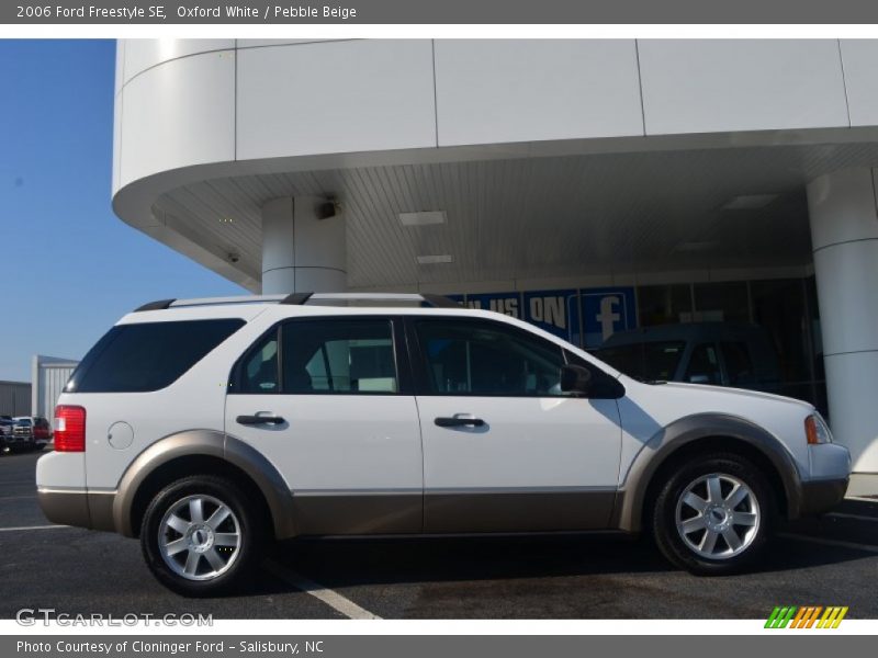 Oxford White / Pebble Beige 2006 Ford Freestyle SE