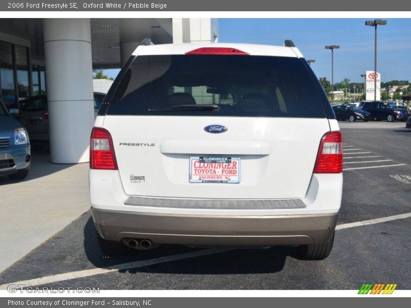 Oxford White / Pebble Beige 2006 Ford Freestyle SE