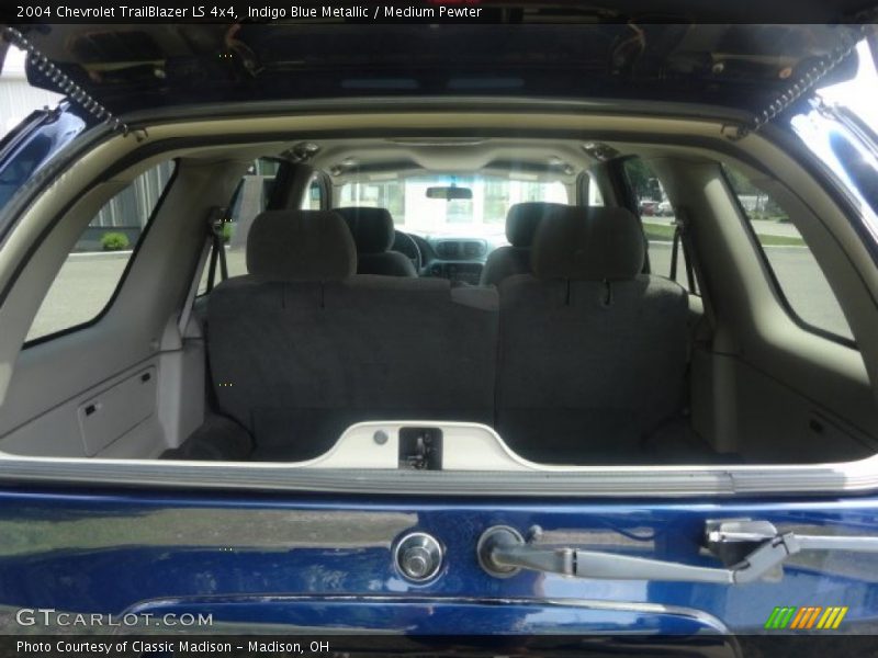Indigo Blue Metallic / Medium Pewter 2004 Chevrolet TrailBlazer LS 4x4